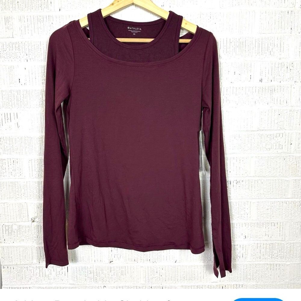 Athleta Top Women’s burgundy essence grove double layer long sleeve size xsmall